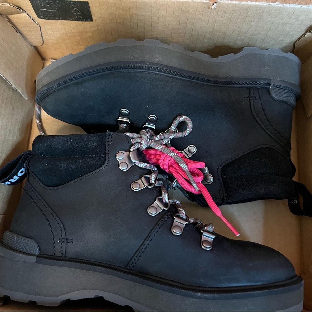 Sorel Hi-Line Hiker Boot Black sz 6 New